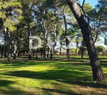 ROVINJ - građevinski teren 3670m2 za hotel / boutique hotel / motel / kamp /apartmane / ville - kuće za iznajmljivanje sa bazenom - cover