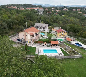 MARINIĆI, GORNJI ZAMET - kuća 180m2 s bazenom i prekrasno uređenom okućnicom 700m2 - cover