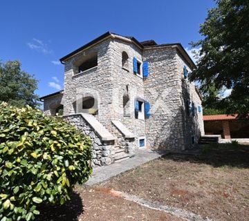 ISTRA, VIŠNJAN - Samoodrživa kamena kuća na osami - cover
