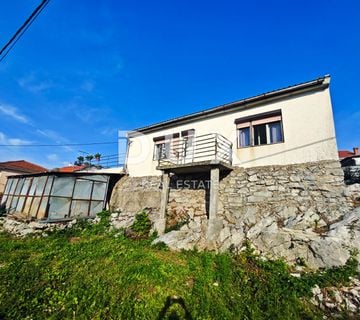 RIJEKA, ZAMET - Samostojeća kuća, okućnica, garaža! - cover