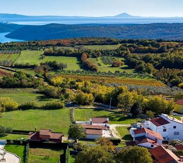 ISTRA, BARBAN - Nekretnina u blizini mora - cover