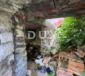 RIJEKA, BAKAR - kuća u strogom centru - samo 95 metara od mora! PRILIKA! - cover