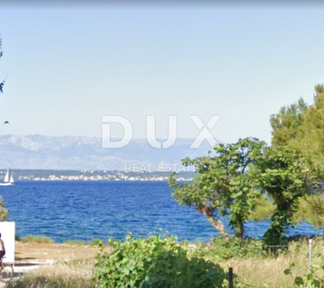 UGLJAN- građevinsko zemljište 2. RED DO MORA!!!- 2500m2 za obiteljsku kuću/  villu/ apartmane/ kuće za iznajmljivanje- odmor s bazenom - cover