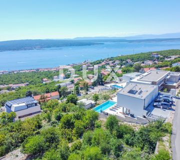 CRIKVENICA - Vila s panoramskim pogledom na more - cover