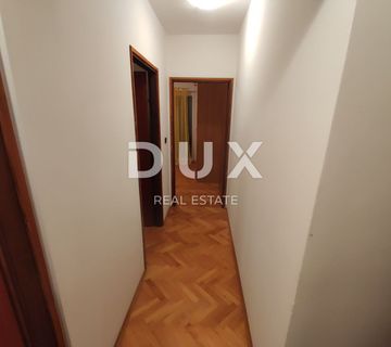 KOSTRENA, PLEŠIĆI - Samostojeća obiteljska kuća s okućnicom - cover