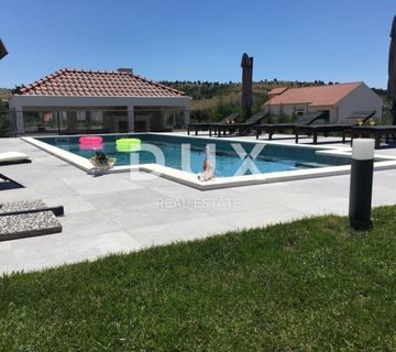 ŠIBENIK, ŽABORIĆ - Prekrasna vila s bazenom i pogledom na more - cover
