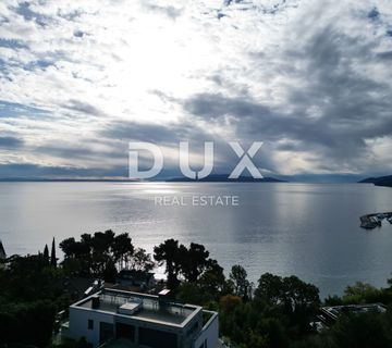 OPATIJA - dio kuće s pogledom na more s 2 stana i 1 apartmanom - cover