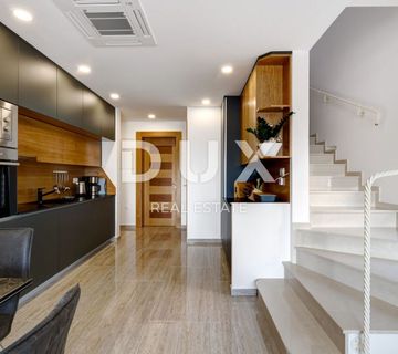 CRIKVENICA - Vila s bazenom i panoramskim pogledom na more - cover