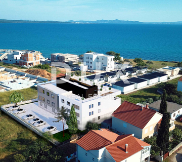 ZADAR, PRIVLAKA - Eskluzivan Penthouse s Prostranom Krovnom Terasom 120 Metara od Mora s Očaravajućim Pogledom na More! S10 - cover