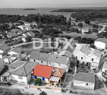 OTOK MOLAT - Investirajte u mediteranski san: ekskluzivna ponuda četiri kamene kuće na Molatu - Idealno za bijeg u mir i prirodu! - cover