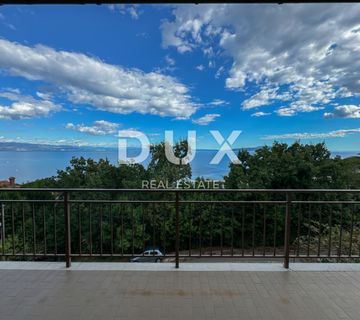 OPATIJA, IČIĆI – kuća blizu marine Ičići za uređivanje, bogata okućnica, panoramski pogled na more, garaže - cover