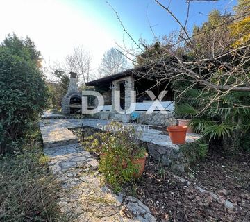 OPATIJA- stan ( etaža), 160 m2, 4 s kl., POGLED, OKUĆNICA - cover
