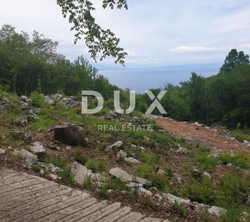 OPATIJA, VEPRINAC - građevinsko zemljište 3300m2 s pogledom na more za obiteljsku kuću/ villu/ apartmane/ kuću za iznajmljivanje - odmor s bazenom  - cover