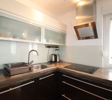 ISTRA, PULA - Predivna kuća s dvorištem i garažom - cover