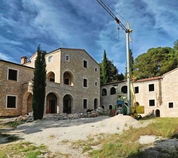 ISTRA, ROVINJ - Veličanstvena kamena vila - cover