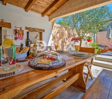 ISTRA, LUPOGLAV - Rustikalna kuća s bazenom - cover