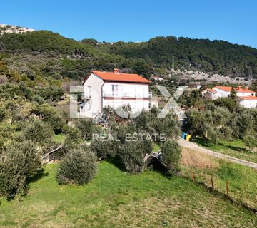 OTOK RAB, BARBAT - Kuća s 5 apartmana okružena prirodom - cover