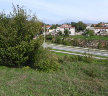 KUKULJANOVO, ČAVLE- građevinsko zemljište 11500m2 sa starinom 200m2 u industrijskoj zoni (namjena: trgovačka, zanatska, industrijska) - cover