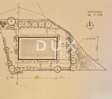 PERMANI, JURDANI-građevinsko zemljište 2000m2 s građ. dozvolom za halu od 600m2 (namjena: trgovačka, zanatska, industrijska) - cover