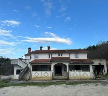 ISTRA, LABIN - Kuća s tri stambene jedinice na pogodnoj lokaciji s panoramskim pogledom - cover