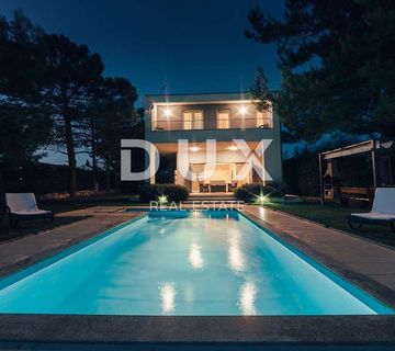 ZADAR, PRIVLAKA - Kuća s bazenom, 200m od mora - cover