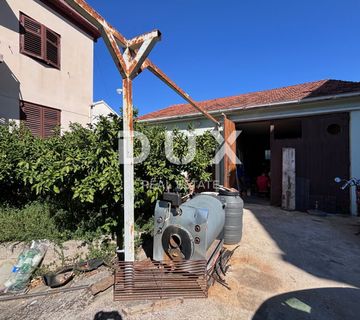 ZADAR, MELADA - Prostrana katnica s poslovnim prostorima - cover