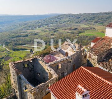 ISTRA, PIĆAN - 3 kuće u nizu za adaptaciju s vrtom, panoramski pogled, prilika! - cover