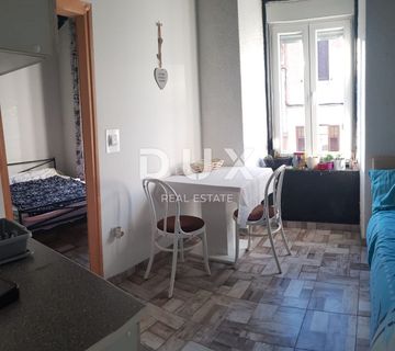 ISTRA, PULA - Etaža kuće s poslovnim prostorom i apartmanima! - cover