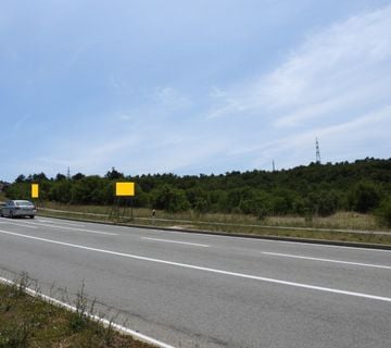 KUKULJANOVO INDUSTRIJSKA ZONA - građevinski teren 4570m2 za halu / poslovnu zgradu - cover