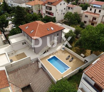 CRIKVENICA, SELCE - Vila prvi red do mora - cover