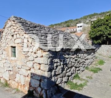 ROGOZNICA, PODORLJAK - Oaza mira i tradicije u Podorljaku: Stara kamena kuća s potencijalom! - cover