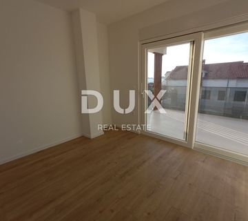 ŠIBENIK, VODICE - Predivan penthouse S7 pokraj mora - cover