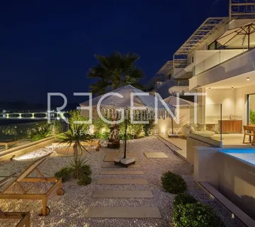 Trogir - Moderna villa s pogledom na more 341 m2 - cover