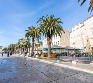 Trogir, dvosoban stan u prizemlju novogradnje - cover