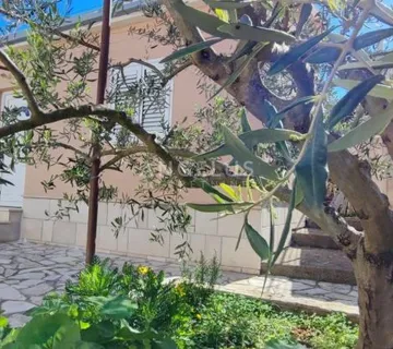 Šolta, Nečujam - kuća sa okućnicom i pogledom na more (prodaja) - cover