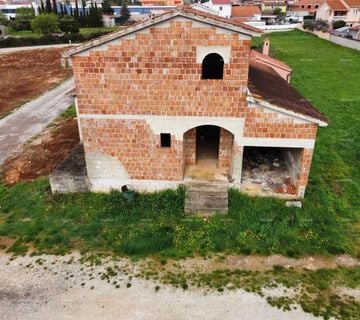 Prodaje se kuća u Puli (prodaja) - cover