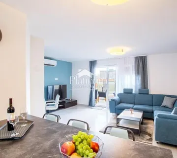 Pula, stan 55 m2, lift, parking (prodaja) - cover