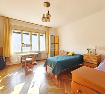 Centar, blizina Martićeve, prostran građanski stan, NKP 94m2 - cover