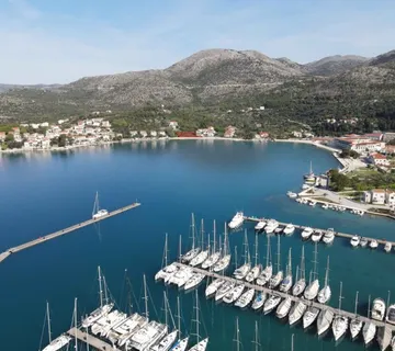 Slano prvi red do mora - građevinsko zemljište 2556 m2 - cover