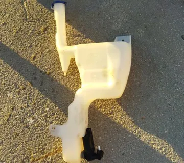 FORD FIESTA VII 2017 POSUDA VODE BRISAČA SA MOTOROM - cover