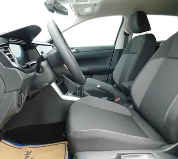 12653 Volkswagen Taigo 1.0 TSI Life Plus - cover