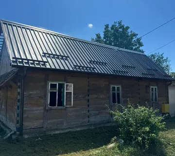 Kuća drvena sa 2000m2 okućnice - cover