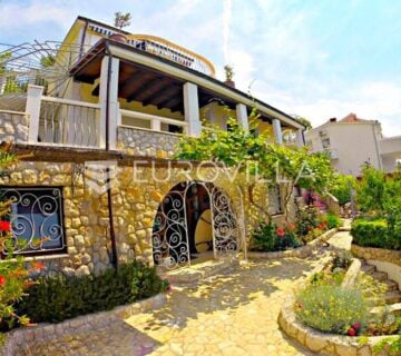 Omiš, Čelina, predivna vila od 291 m2 s pogledom na more - cover