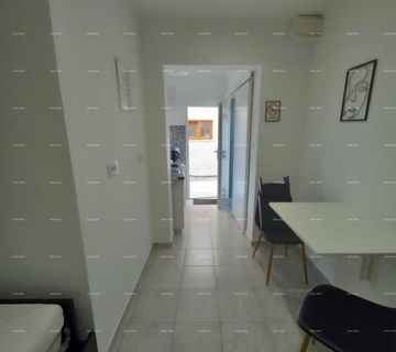 Prodaje se kuća sa 3 apartmana i dvorištem, blizu Pule (prodaja) - cover