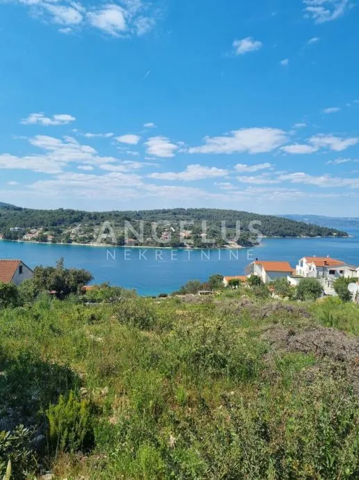 Šolta, Nečujam - građevinsko zemljište sa pogledom na more, 2400 m2 - cover