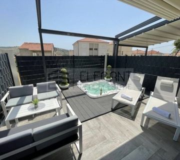 Trogir, stan za dugoročni najam - cover