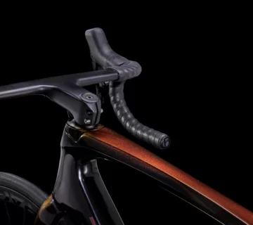 Bicikl Trek Emonda SLR 7 2024 Axinite Flip'Black - cover