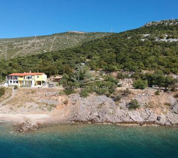 Sv. Juraj, Senj, apartmanska kuća sa izlazom na plažu, 1. red do mora, prodaja! - cover