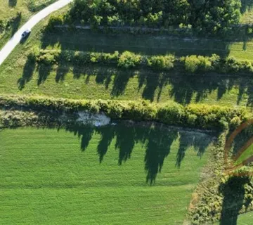 Građevinsko zemljište u Oprtlju s građevinskom dozvolom i pogledom - cover