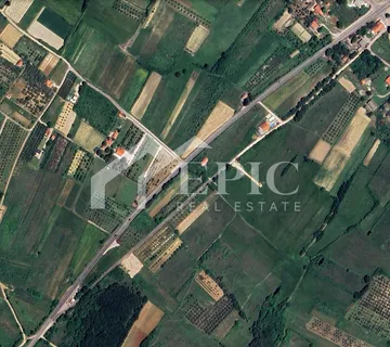 MURVICA, GRAĐEVINSKO ZEMLJIŠTE S PRIKLJUČCIMA VODE I STRUJE - cover